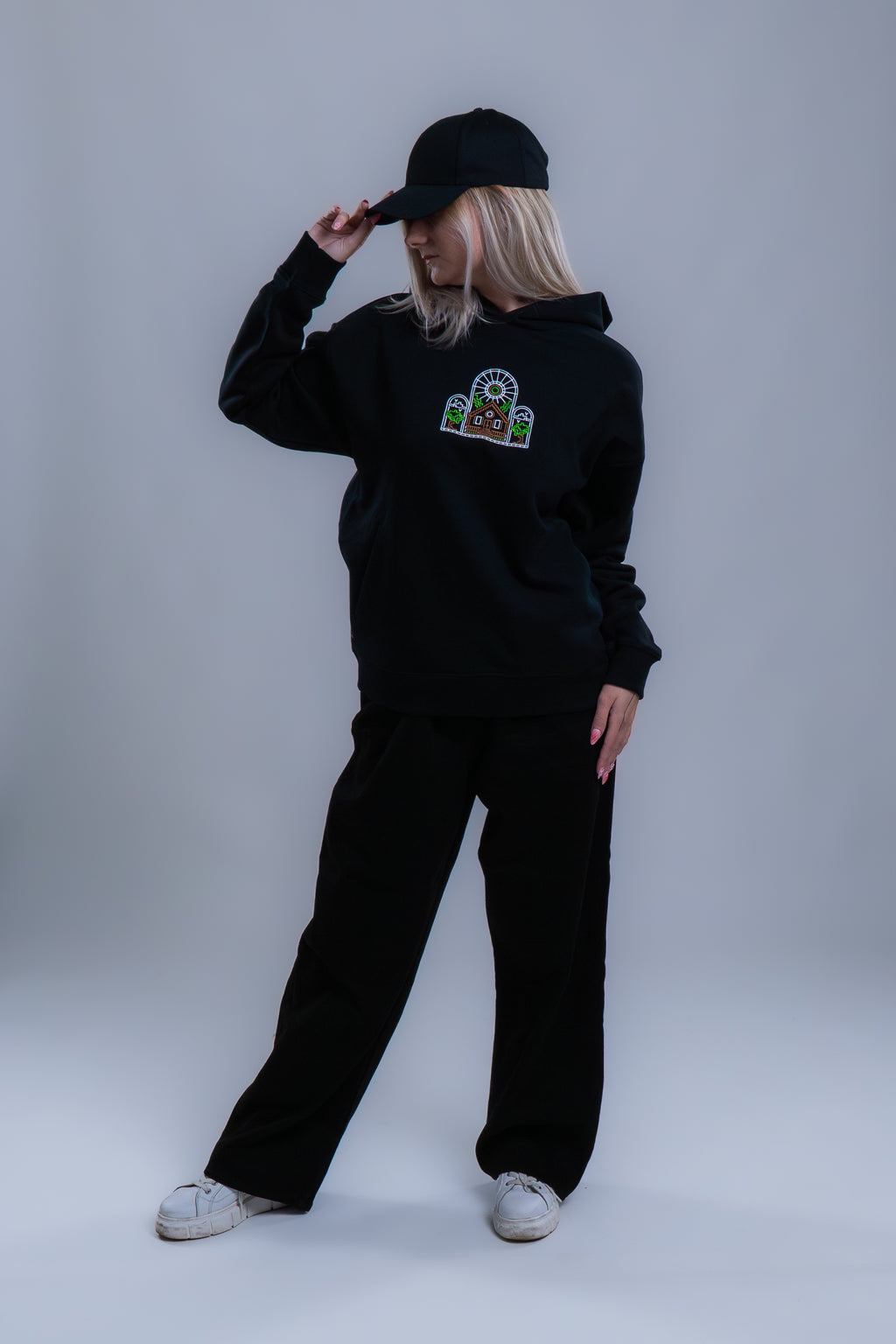 VILLAGER'S HOUSE HOODIE