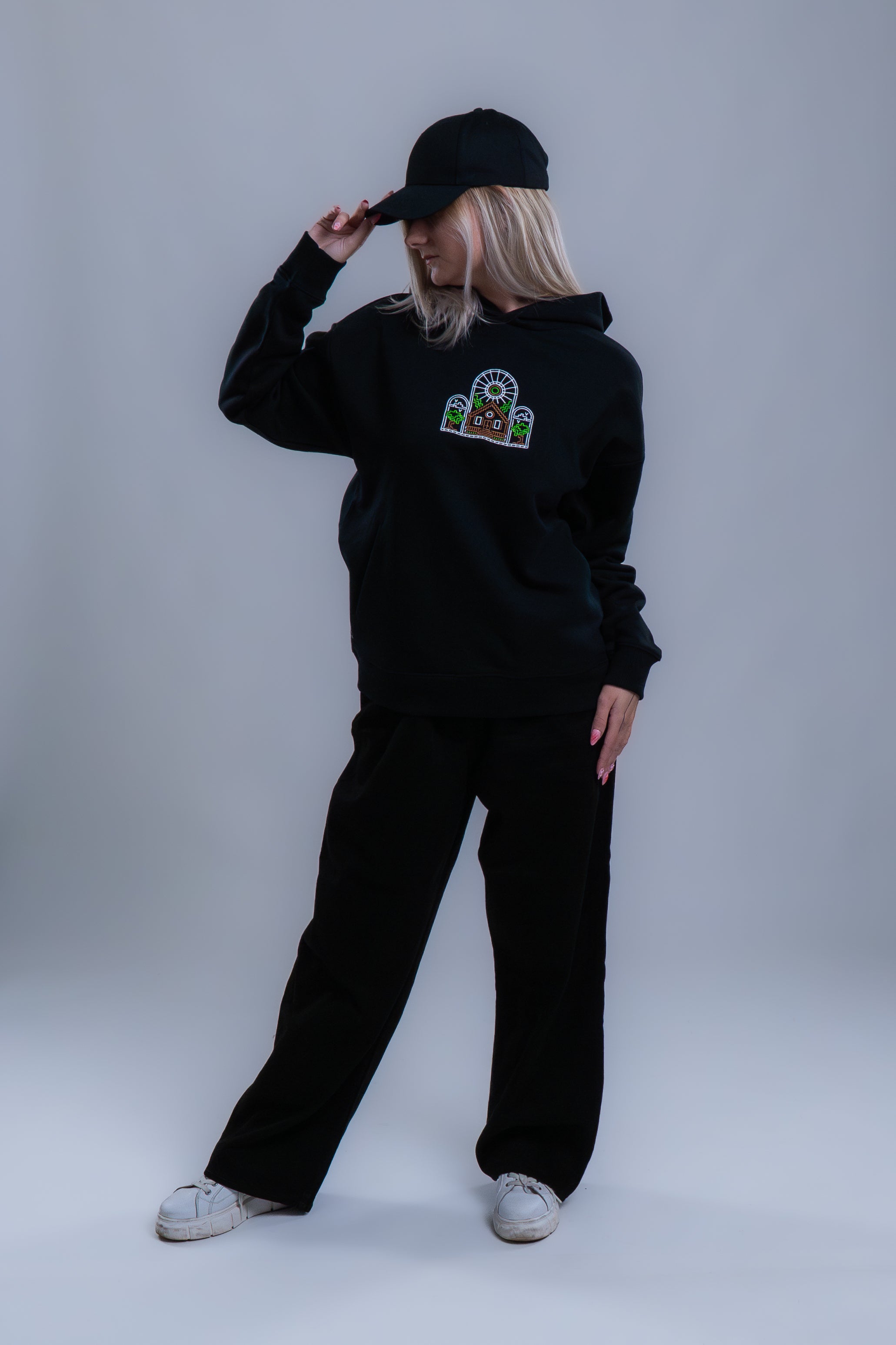 VILLAGER'S HOUSE HOODIE